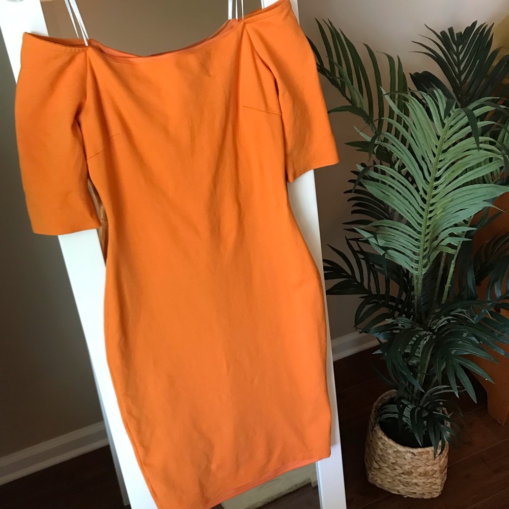 Lulu’s Girl Can’t Help It Off-the-Shoulder Midi